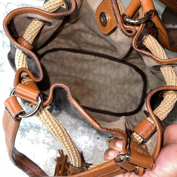 Michael Kors Marina Drawstring Tote Large - Picture 7 of 11